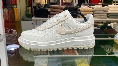 Nike Air Force 1 summit white